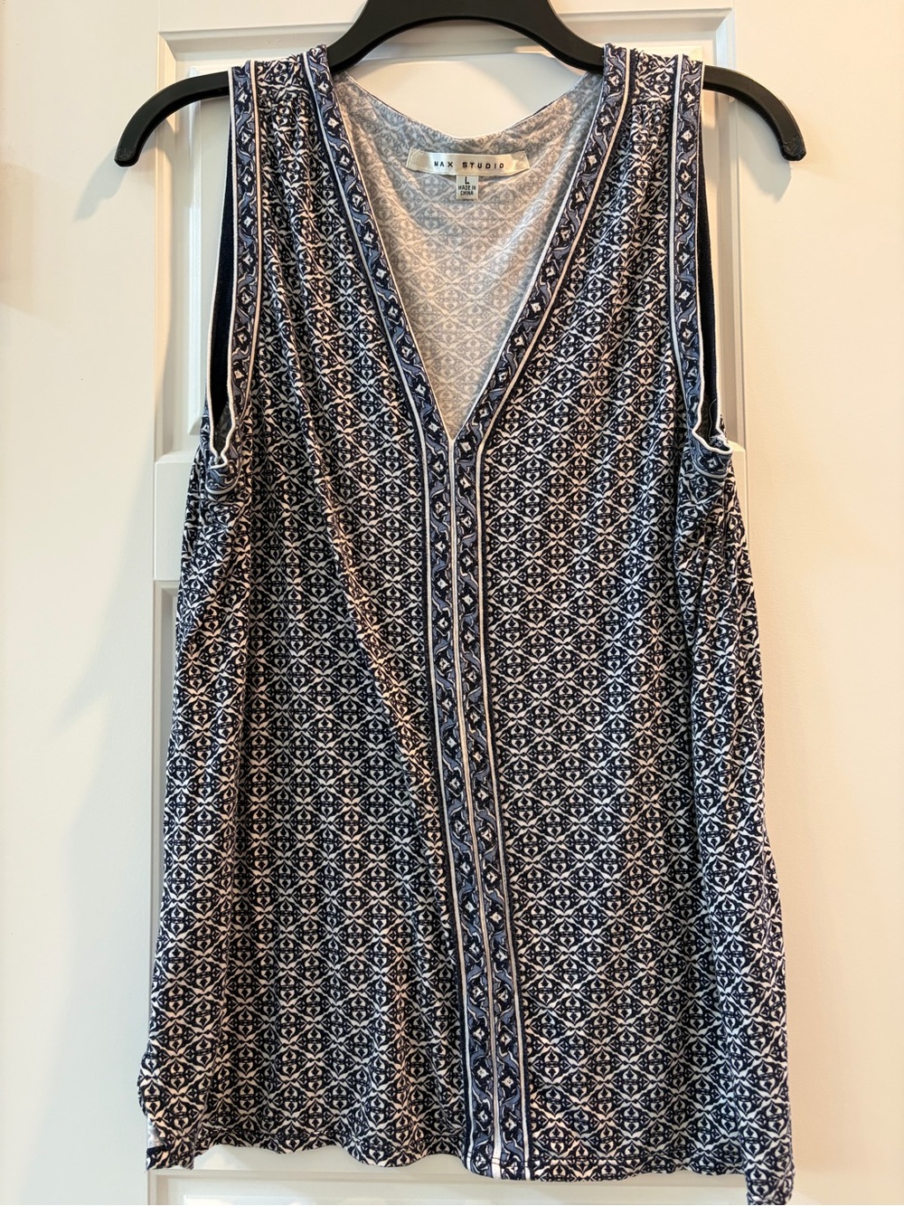 Max Studio Navy and White Geometric V-Neck Tank